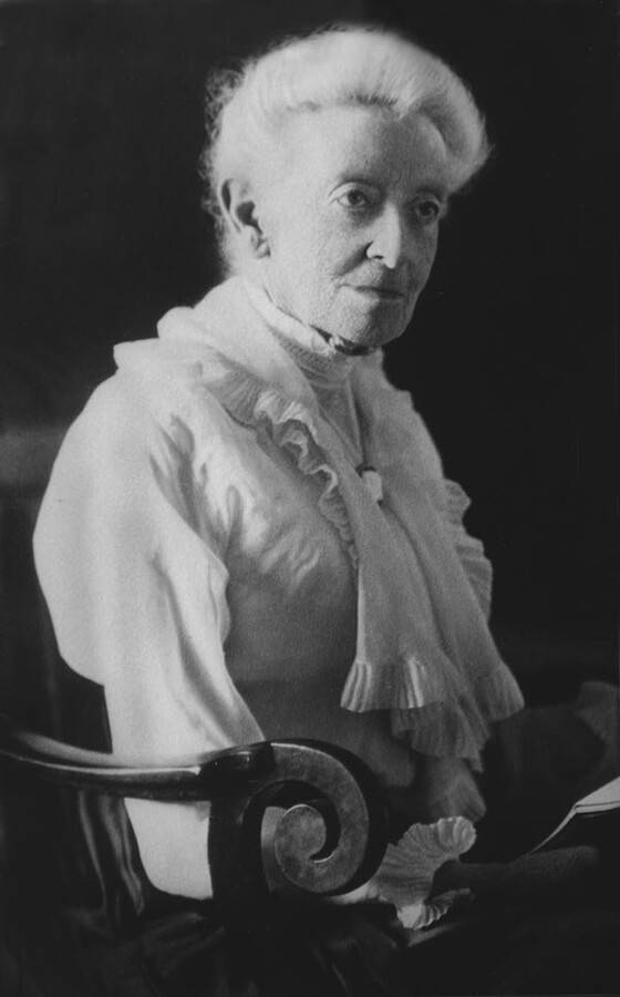 Ellen Browning Scripps portrait sitting on a chair