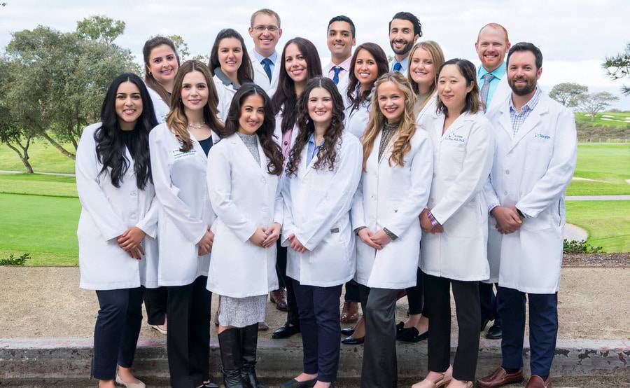 A group photo of the 2023-2024 fellows from the Hematology and Medical Oncology Fellowship Program at Scripps Clinic.