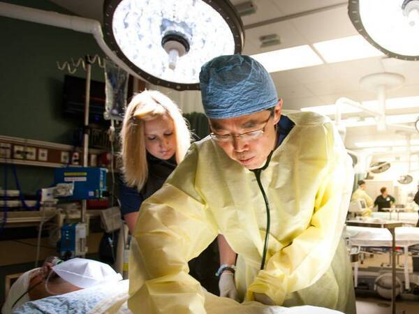 Trauma surgeon Jack Yang, MD, cares for patients in the Conrad
Prebys Emergency and Trauma Center at Scripps Mercy Hospital, San Diego.